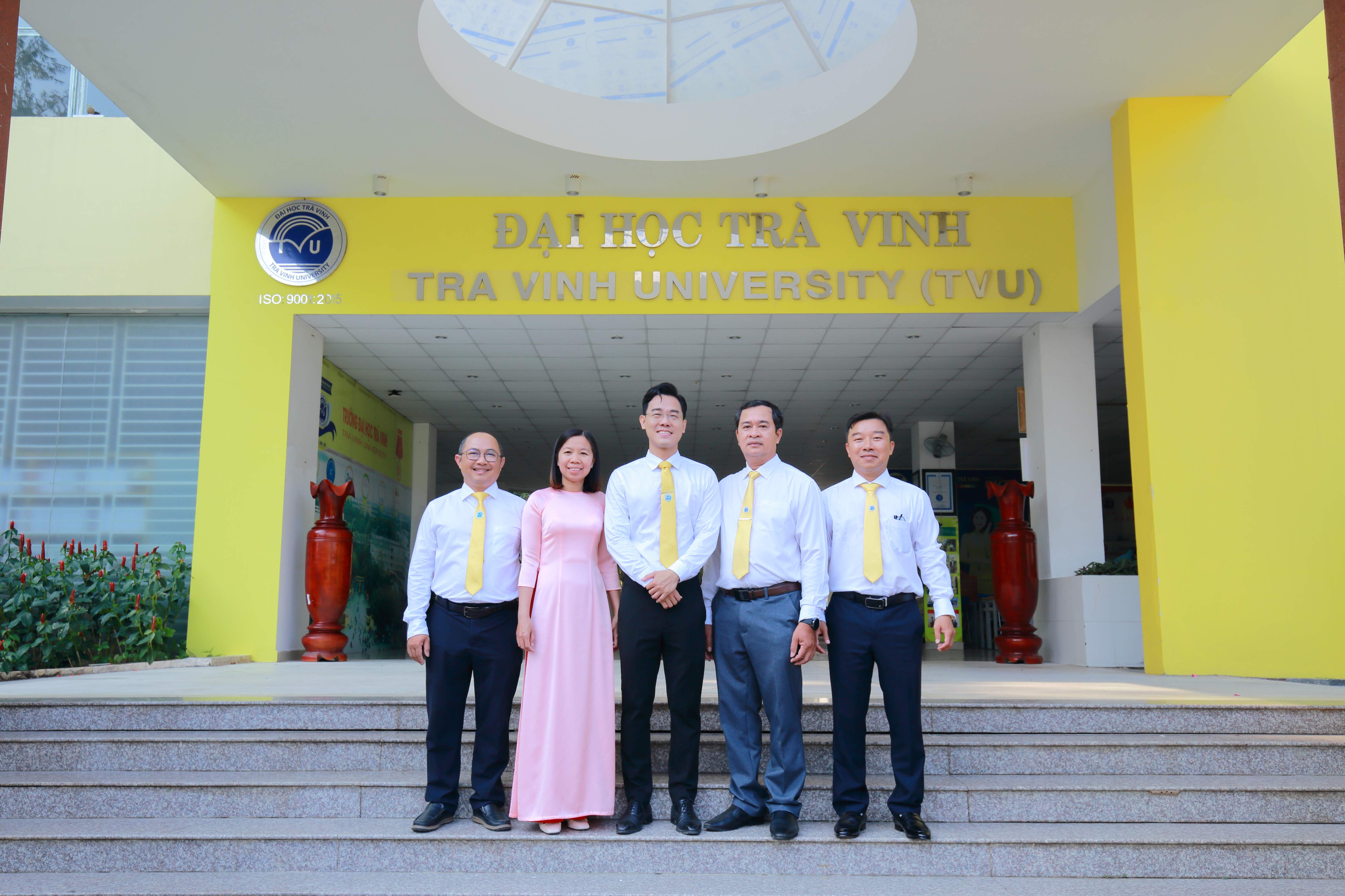 Trung tâm Truyền thông, Tuyển sinh và Hỗ trợ sinh viên